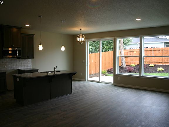 5th image of 706 NW 108th Cir