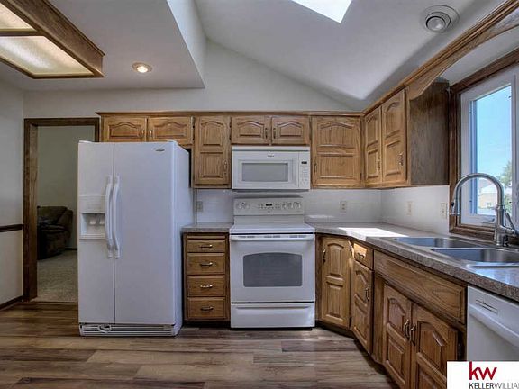 3rd image of 602 Joseph Dr