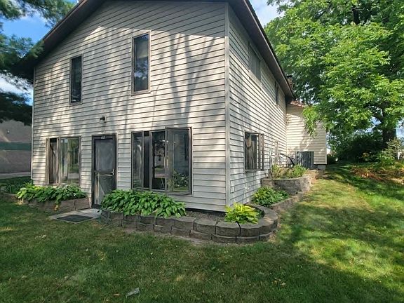 3rd image of 460 4th Ave S