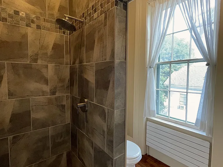En-Suite Bathroom Shower
