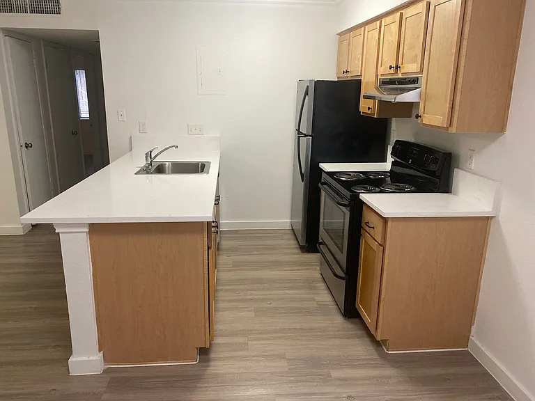 24 Flats Apartments — Photo 26