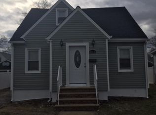 24416 137th Rd, Rosedale, NY 11422