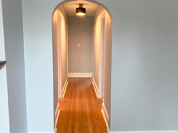 5th image of 121 E Curtin St #1