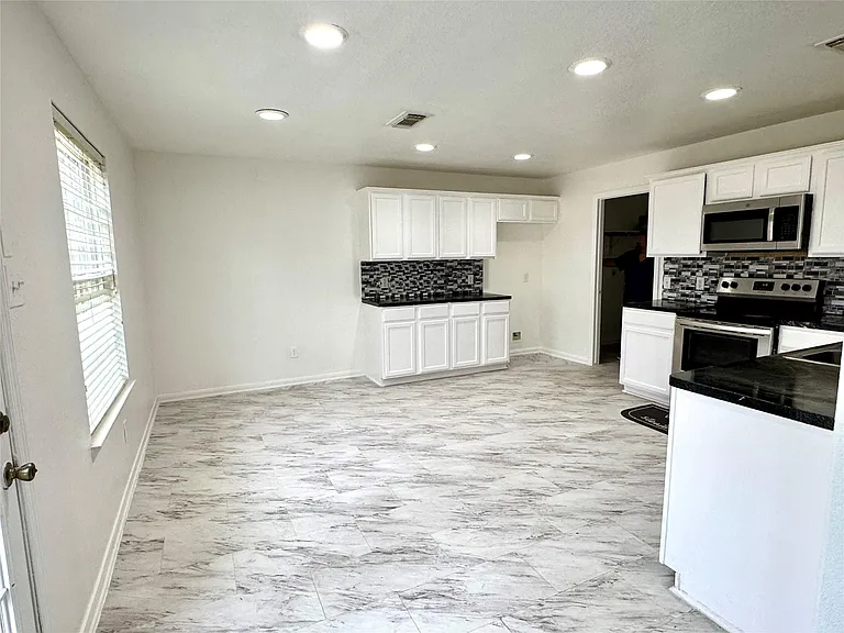 8435 Resada Park Ln — Photo 8