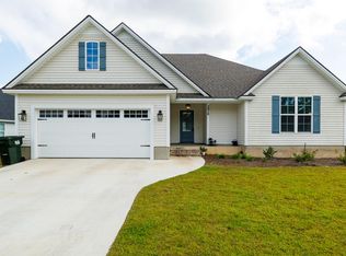3916 Landings Cir, Hahira, GA 31632