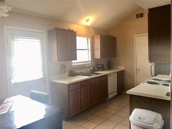 5th image of 2321 Cuesta Ln