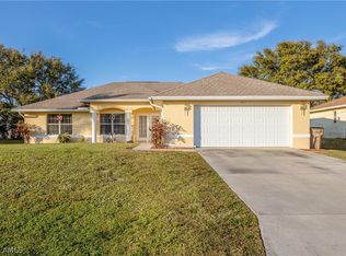 911 NE 17th Terrace Cpe, Coral, FL 33909