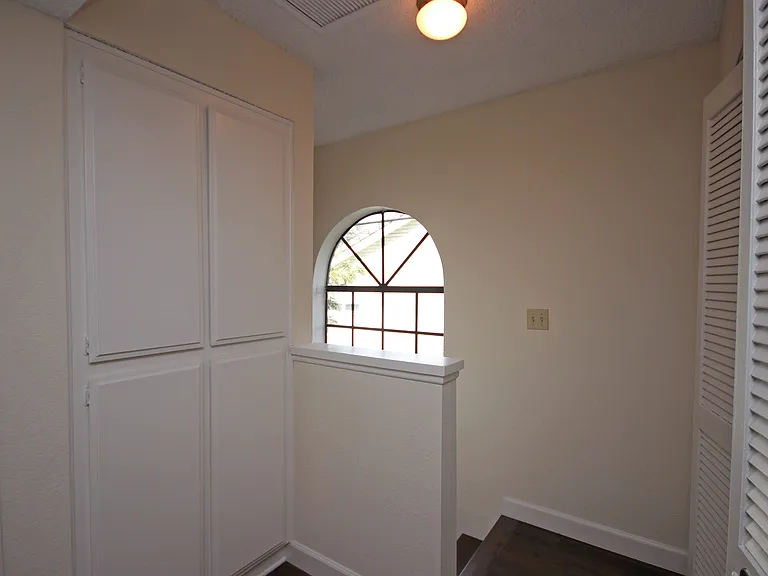 416 N Bushnell Ave #F — Photo 24