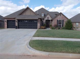 2421 SE 13th St, Moore, OK 73160