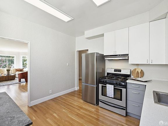 3rd image of 68 Cervantes Blvd