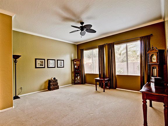5th image of 978 W Ebony Dr