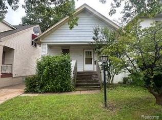 1451 Beaconsfield Ave, Grosse Pointe Park, MI 48230