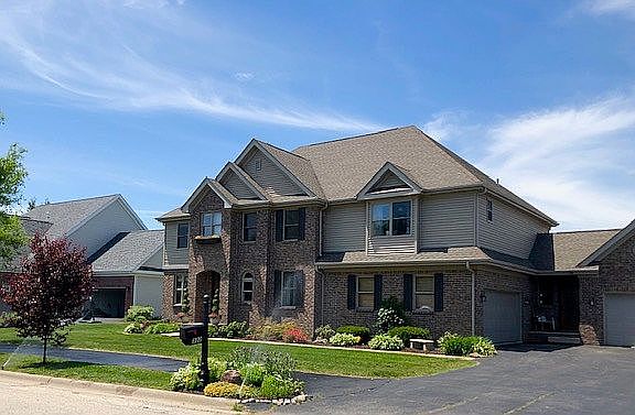 2nd image of 332 Castle Wynd Dr