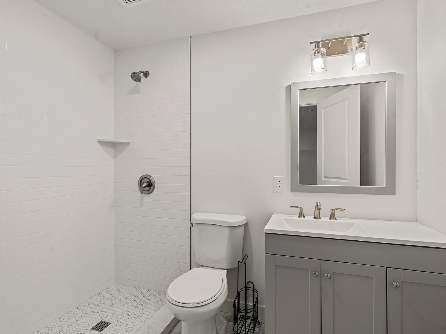 4 bed, 3.5 bath, 1800 sqft, $2,199 — Photo 4