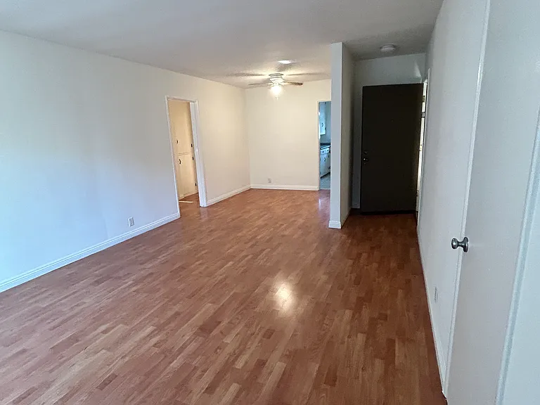 5935 Buffalo Ave #5937-1/2 — Photo 6
