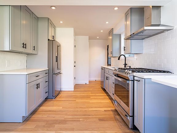 4th image of 86 Rockland Ave