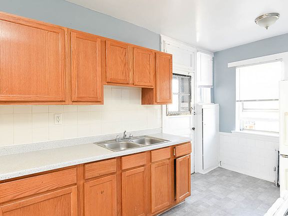2nd image of 4649.5 N Elston Ave #3E