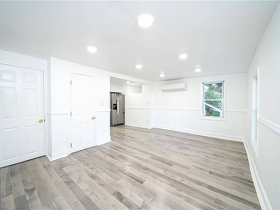 4th image of 106 Dale Ave