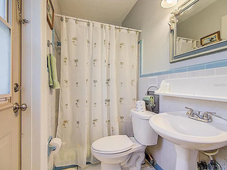 13589 Croft Dr S — Photo 23