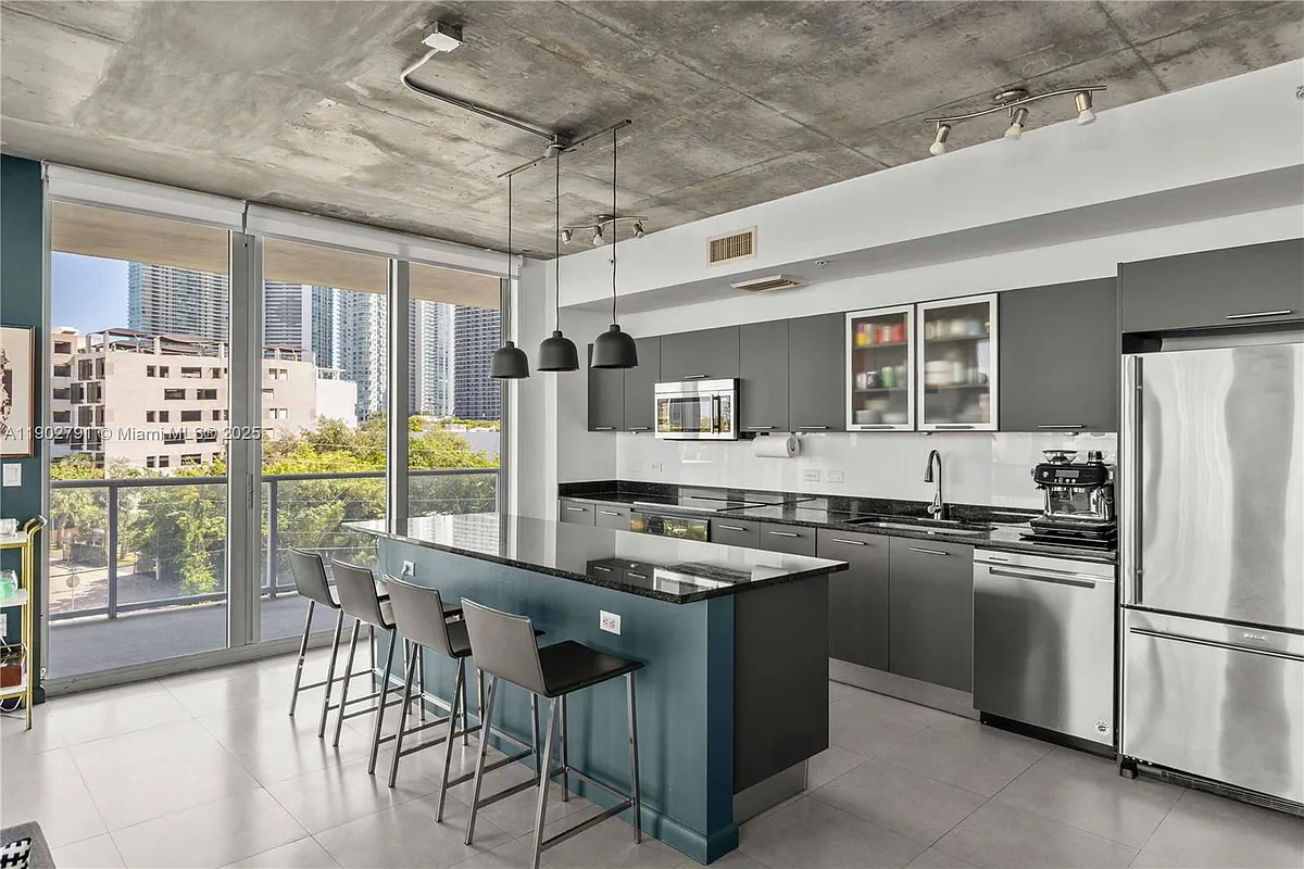 Photo 2 of 19 - 3470 E Coast Ave #H0401 - Miami, FL Building Photo - 3470 E Coast Ave #H0401
