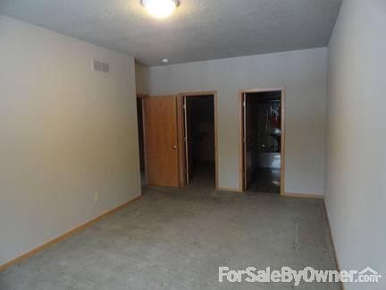 MBR-Walkin Closet-Master Bath
						:
						MBR is 19x11-Spacious Closet 12x6-Full Bath