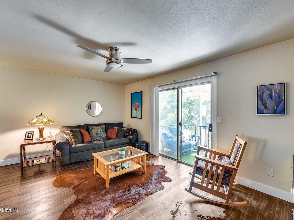 1st image of 740 W ELM Street #219