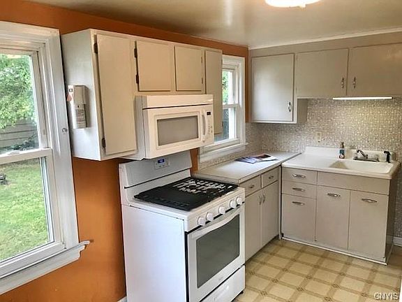 2nd image of 105 Byrne Pl