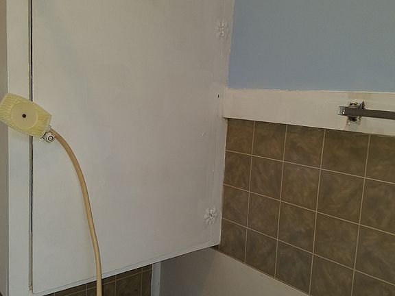 5th image of 2472 Wisteria St