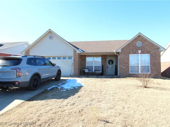 620 S 37th St, Van Buren, AR 72956