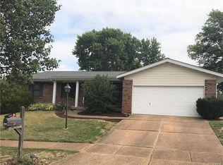 1421 Bradington Dr, Fenton, MO 63026