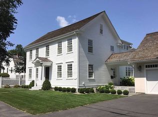 5 Little Point St, Essex, CT 06426