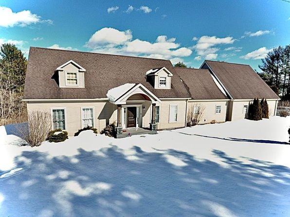152 Overlook Drive, Lyndon, VT 05851