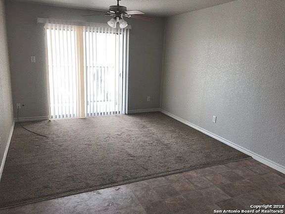 5th image of 112 Lone Oak Dr #D301
