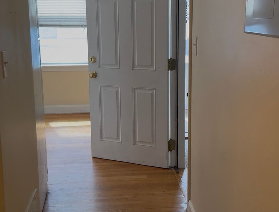 LR LOOKING IN BEDROOM