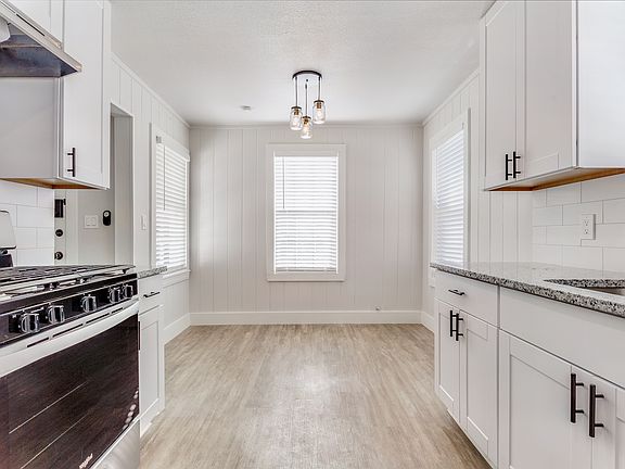 5th image of 1109 W Avenue A
