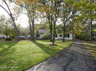 11315 Hiawatha Ln, Indian Head Park, IL