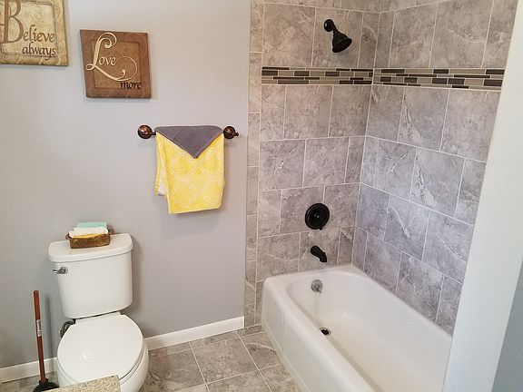 5th image of 626 Fairview Dr
