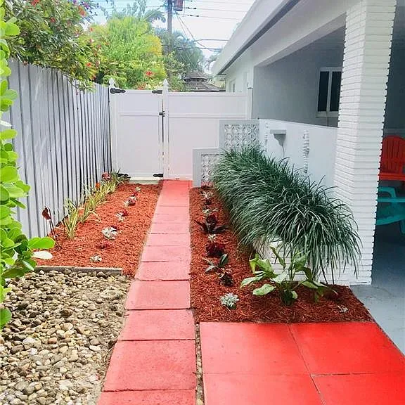 4580 NE 3rd Ave — Photo 16