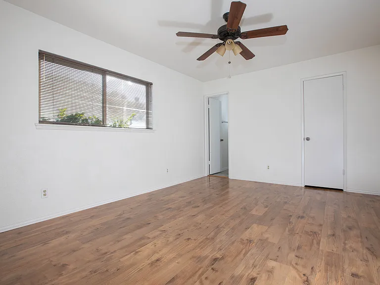 4705 Largo Trl — Photo 11