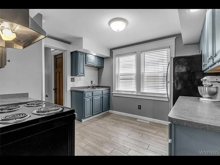 622 Parkside Ave — Photo 2