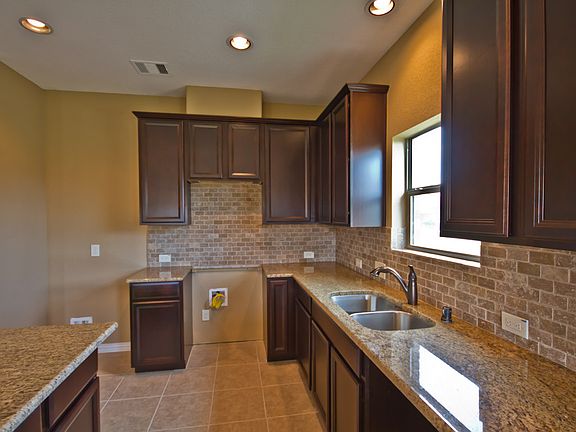 5th image of 22310 Mosshall Ct