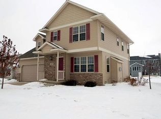 213 E Northlawn Dr, Cottage Grove, WI 53527