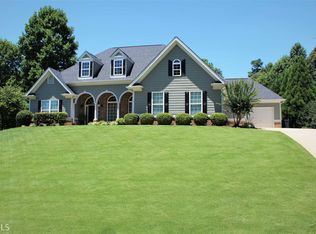 82 Prestwick Dr, Hoschton, GA 30548