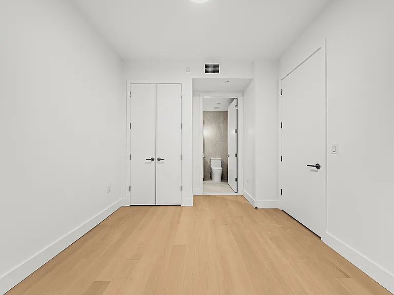 250 W 49th St #12301 — Photo 9