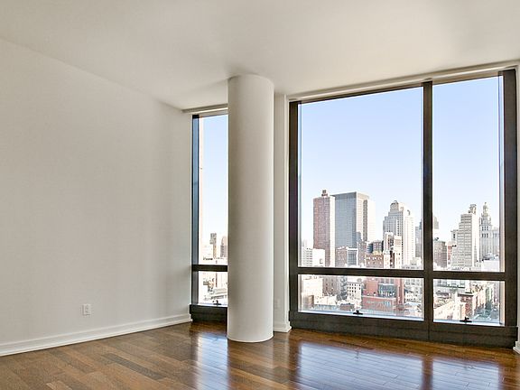 5th image of 101 Warren St APT 1860