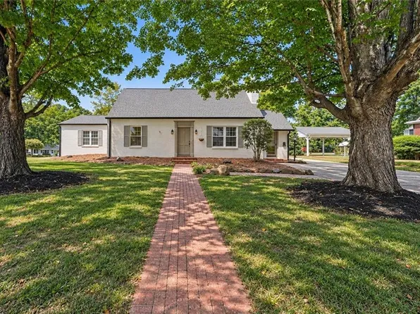 433 N Main St, Mocksville, NC 27028