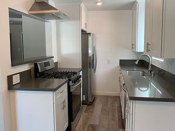 5th image of 165 N Michigan Ave APT 402