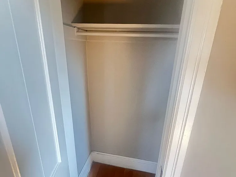 345 N Potomac St — Photo 4