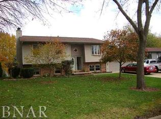 108 Colchester Dr, Normal, IL 61761