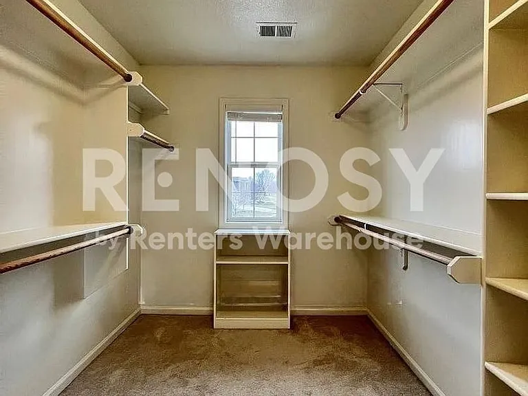 15861 Linden St — Photo 32